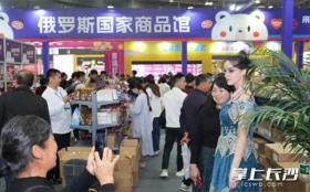 记者实地探访深圳多家俄罗斯商品馆，揭秘异域风情购物体验